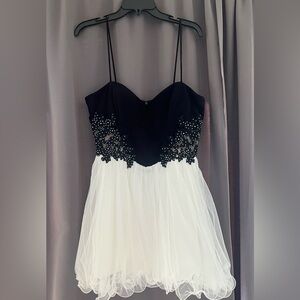 Women’s spaghetti strap, sweetheart, tulle dress